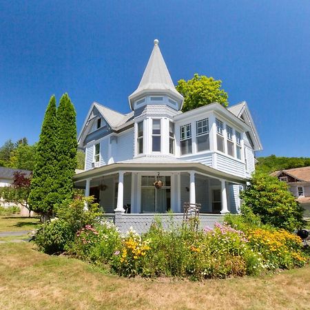 Streamside Victorian Villa Margaretville Exterior photo